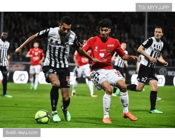 弗赖堡防守体系全面升级，状态回暖剑指更佳战绩