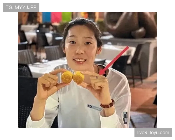 朱婷训练结束直接去豪宅泳池，隔壁邻居都吓傻了！